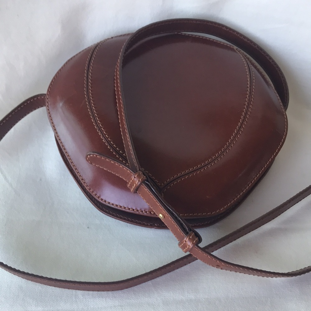 De Veccchi cognac brown buck stitch leather crossbody bag